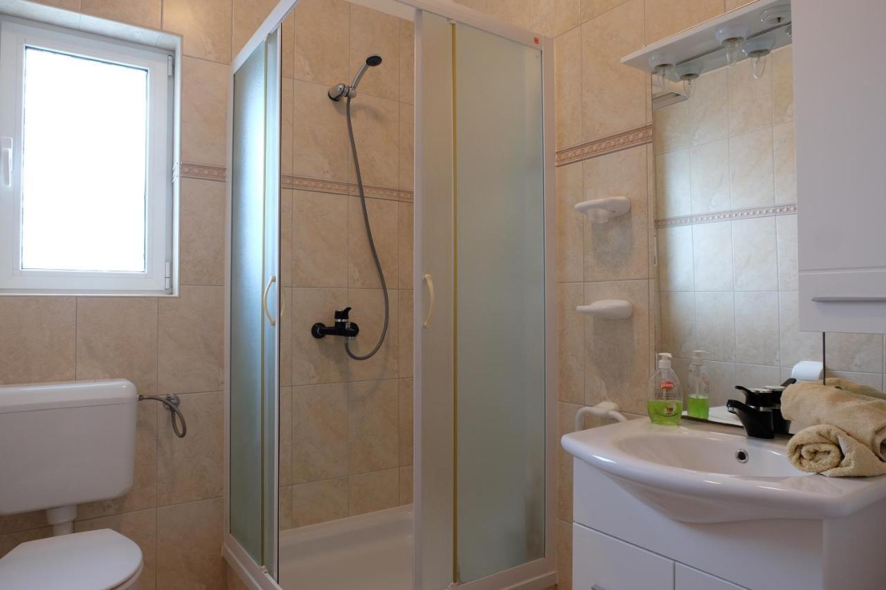 Apartman Precca Supetarska Draga Ngoại thất bức ảnh